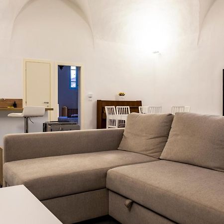 Archivolto Del Teatro Hotel Албенга Екстериор снимка
