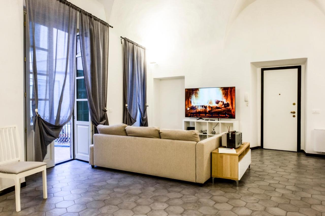 Archivolto Del Teatro Hotel Албенга Екстериор снимка