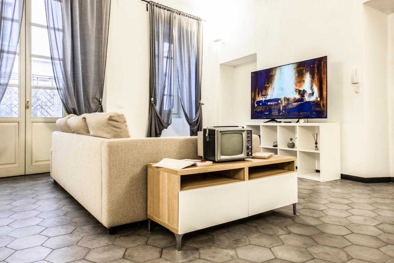 Archivolto Del Teatro Hotel Албенга Екстериор снимка