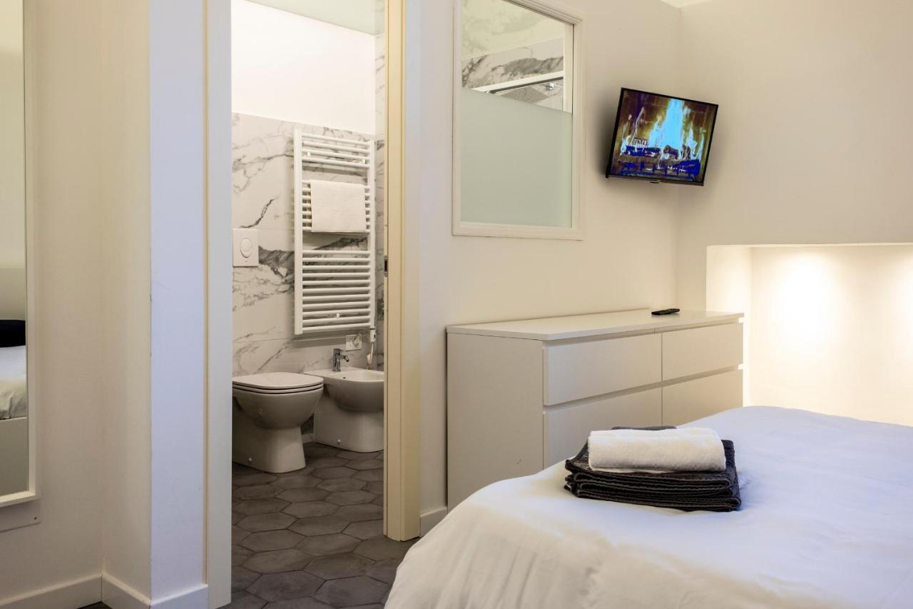 Archivolto Del Teatro Hotel Албенга Екстериор снимка