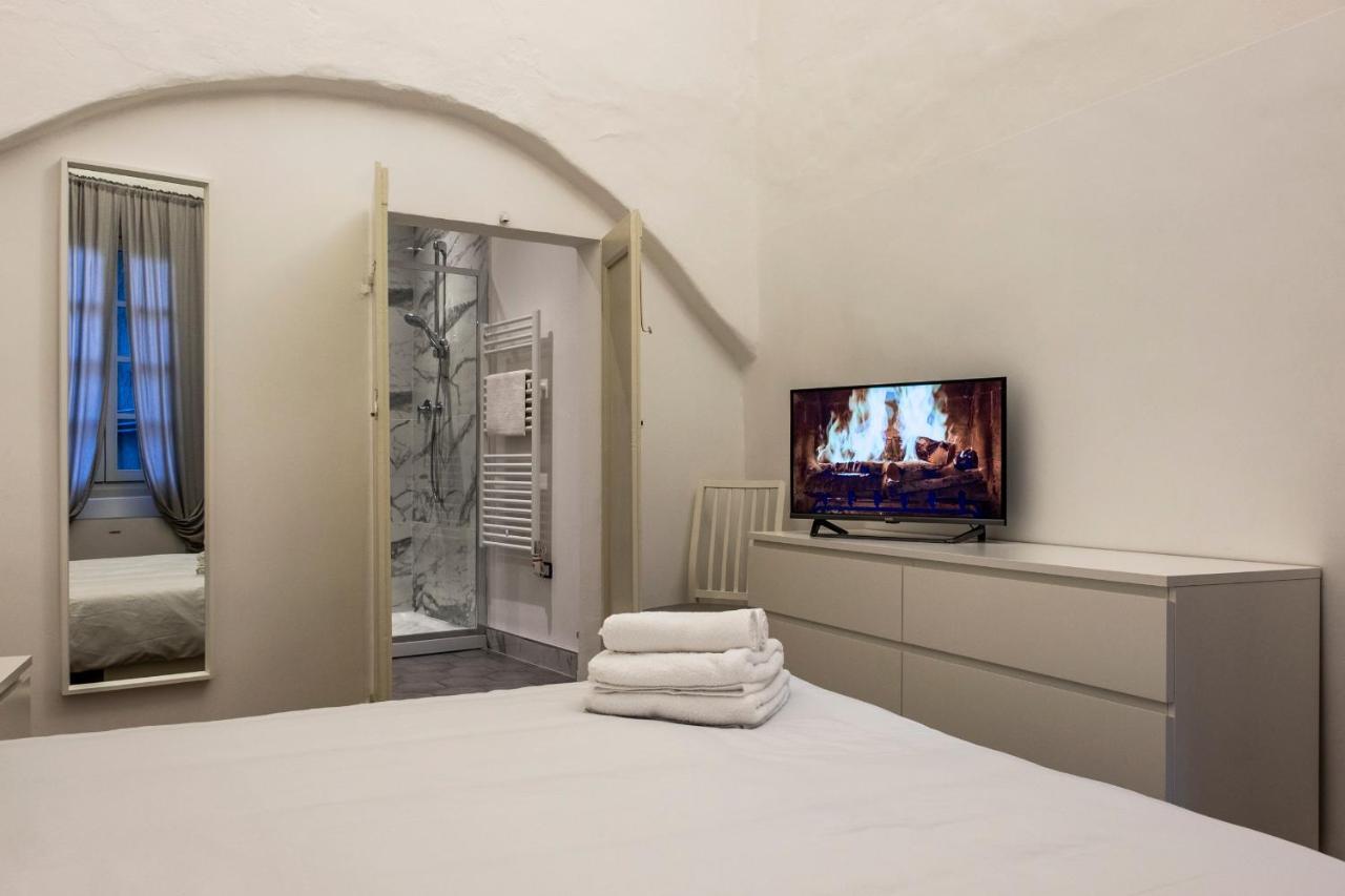 Archivolto Del Teatro Hotel Албенга Екстериор снимка