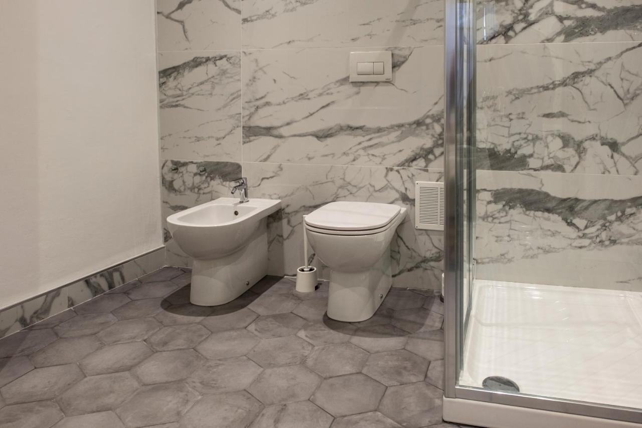 Archivolto Del Teatro Hotel Албенга Екстериор снимка