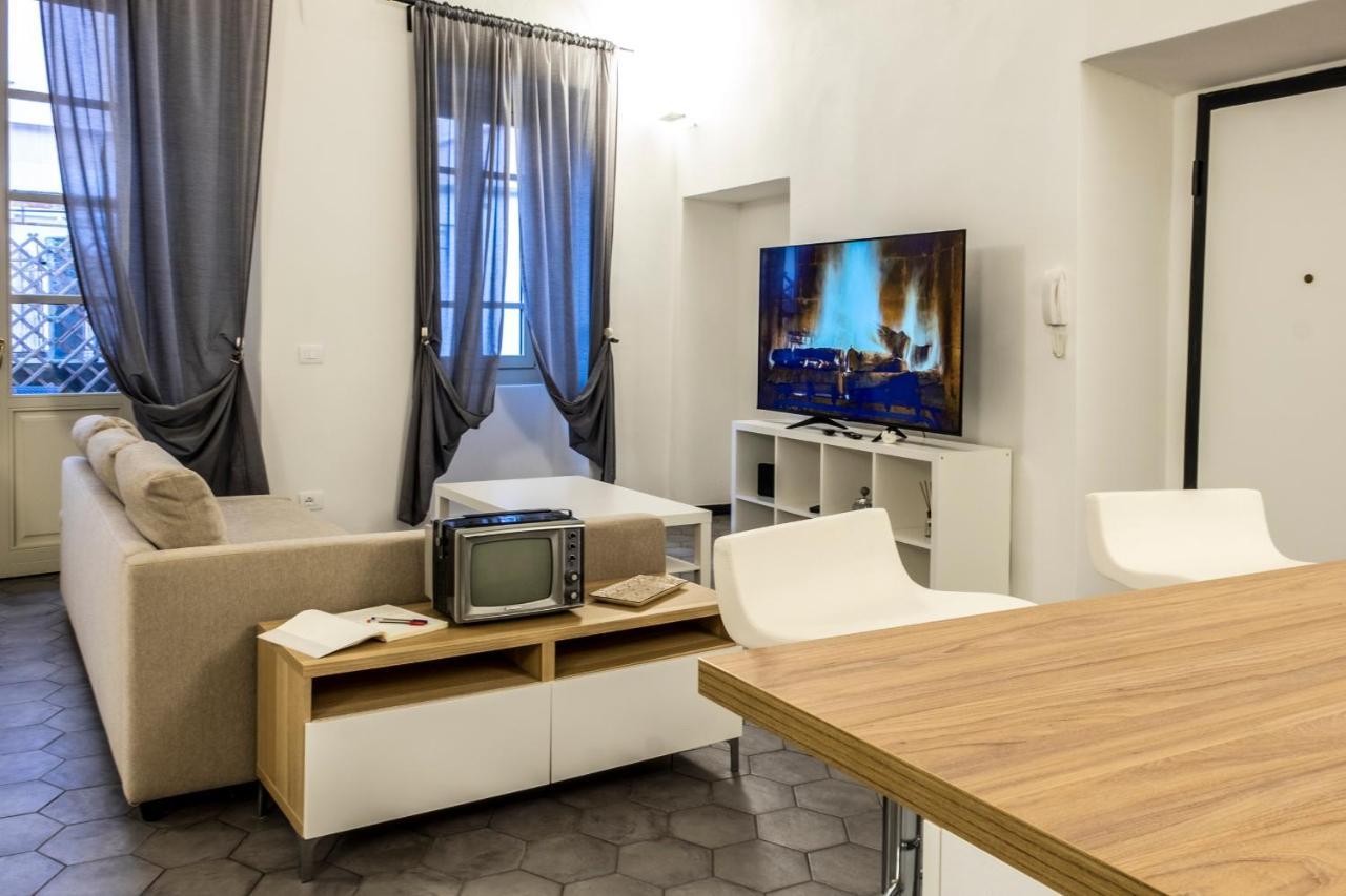 Archivolto Del Teatro Hotel Албенга Екстериор снимка