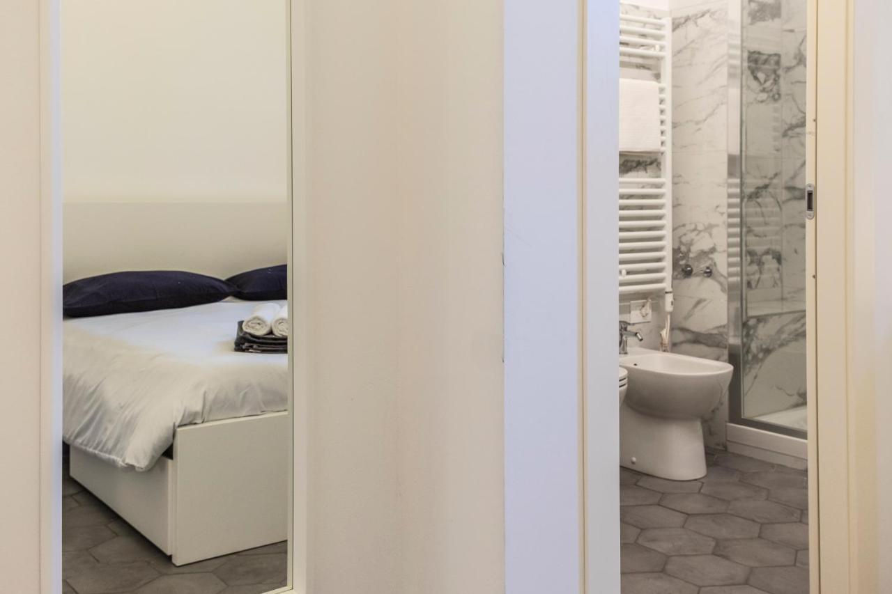 Archivolto Del Teatro Hotel Албенга Екстериор снимка