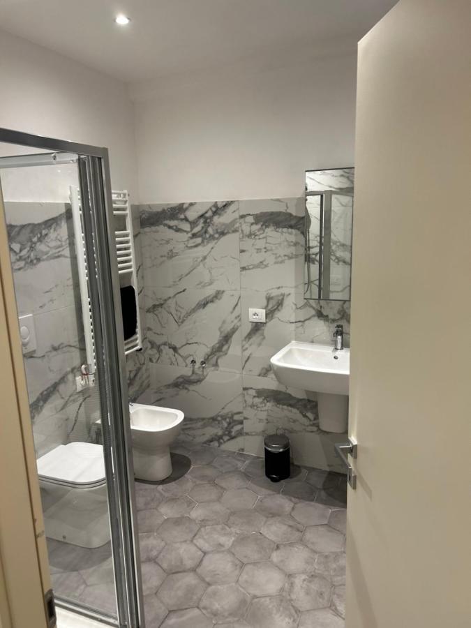 Archivolto Del Teatro Hotel Албенга Екстериор снимка